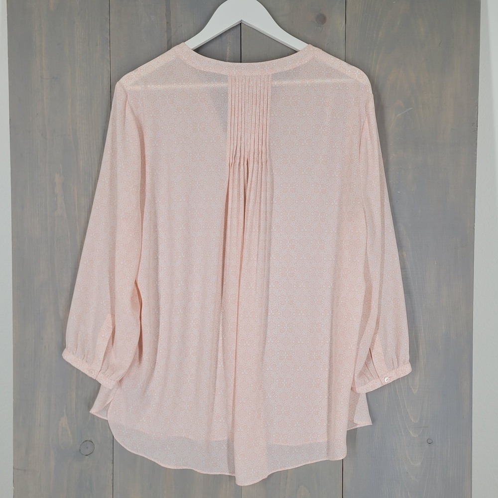 NYDJ Pintuck Blouse Women Large Peach Pink White Dot Print 3/4 Sleeve V-Neck - Picture 2 of 9